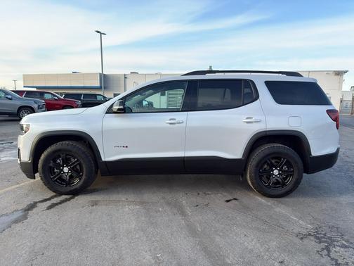 2023 GMC Acadia AT4