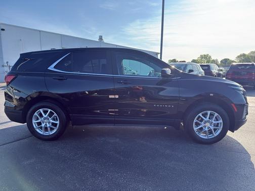 Mosaic Black Metallic 2024 Chevrolet Equinox LT