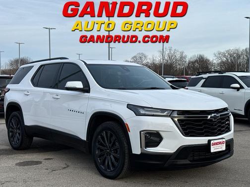 Summit White 2023 Chevrolet Traverse RS