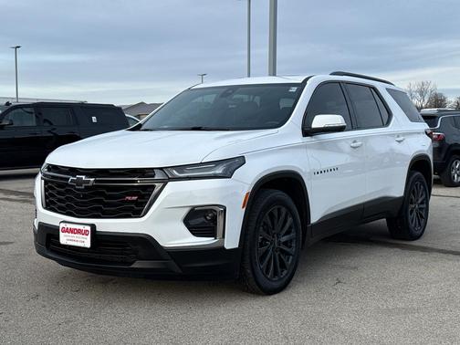 Summit White 2023 Chevrolet Traverse RS
