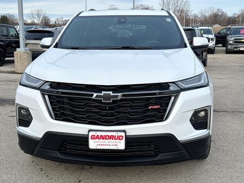 Summit White 2023 Chevrolet Traverse RS