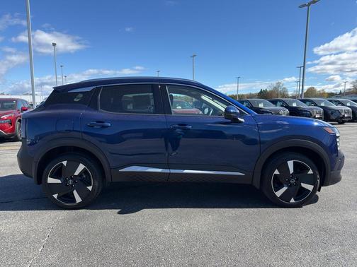 Deep Blue Pearl 2025 Nissan Kicks SR