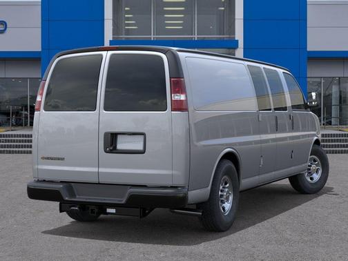 Silver Ice Metallic 2026 Chevrolet Express 3500 Work Van