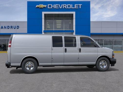 Silver Ice Metallic 2026 Chevrolet Express 3500 Work Van