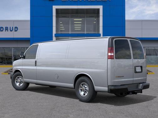 Silver Ice Metallic 2026 Chevrolet Express 3500 Work Van