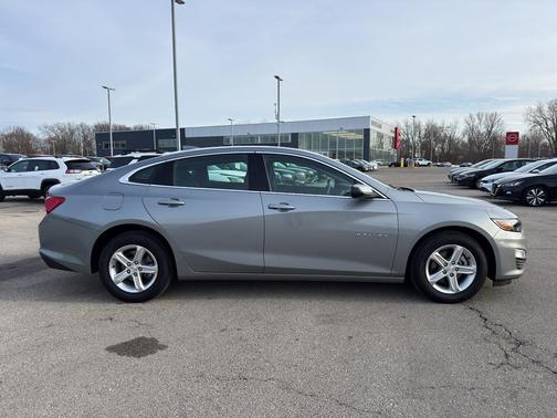 Sterling Gray Metallic 2024 Chevrolet Malibu LT