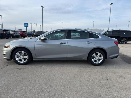 Sterling Gray Metallic 2024 Chevrolet Malibu LT