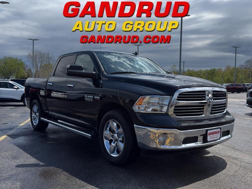Brilliant Black Crystal Pearlcoat 2017 RAM 1500 Big Horn