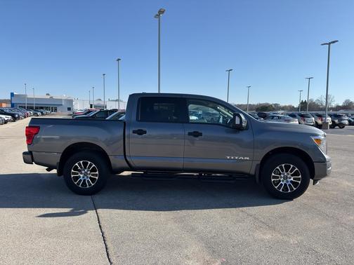 Gun Metallic 2024 Nissan Titan SV
