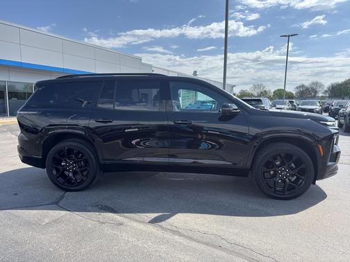 Mosaic Black Metallic 2024 Chevrolet Traverse RS