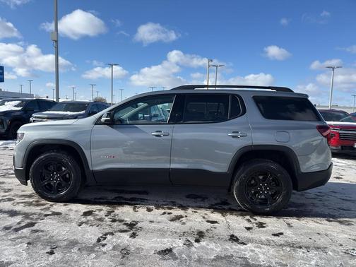 2023 GMC Acadia AT4