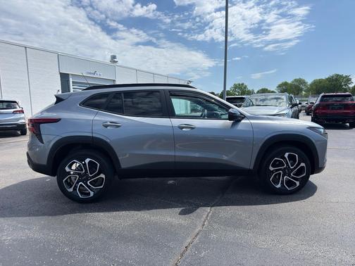 Sterling Gray Metallic 2025 Chevrolet Trax 2RS