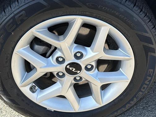 Gravity Gray 2024 Kia Soul LX