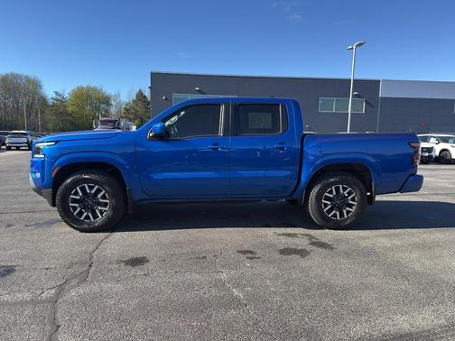 Bluestone Pearl 2024 Nissan Frontier SL