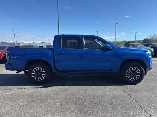 Bluestone Pearl 2024 Nissan Frontier SL