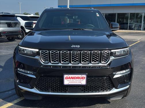 2022 Jeep Grand Cherokee Summit