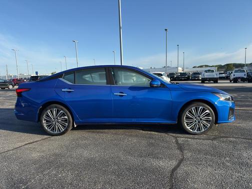 2025 Nissan Altima SL