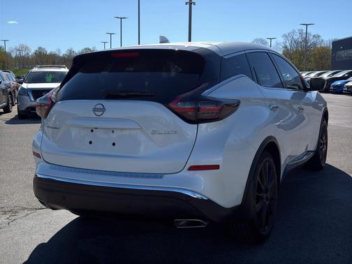 White 2024 Nissan Murano SL