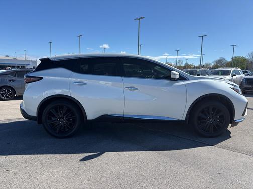 White 2024 Nissan Murano SL
