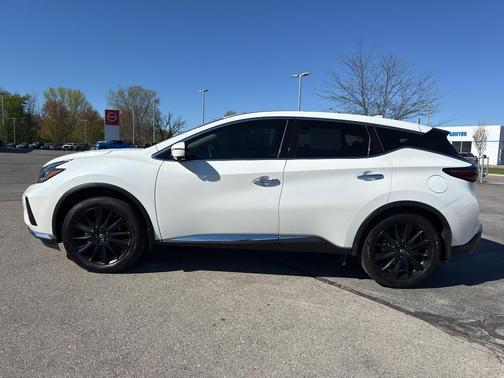 White 2024 Nissan Murano SL