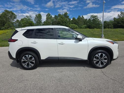 White 2023 Nissan Rogue SV