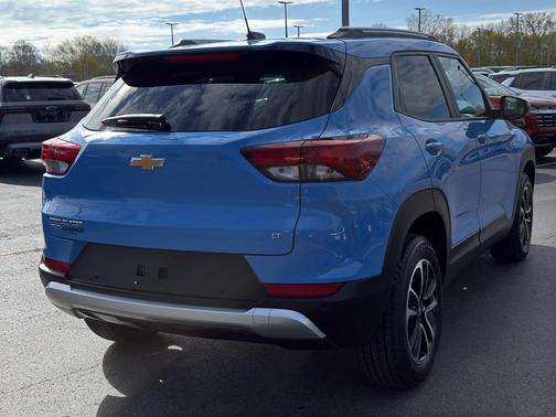 Fountain Blue 2024 Chevrolet Trailblazer LT