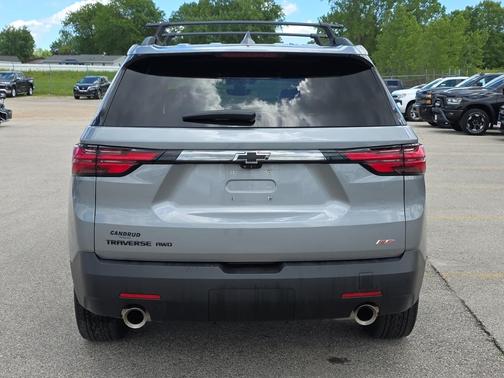 Sterling Gray Metallic 2023 Chevrolet Traverse RS