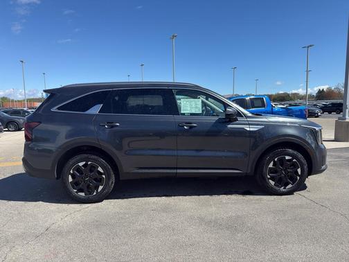 Gray 2024 Kia Sorento S