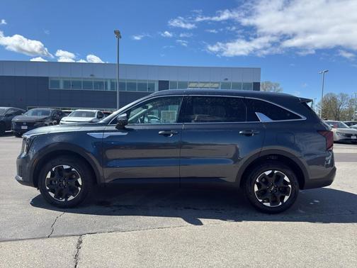 Gray 2024 Kia Sorento S