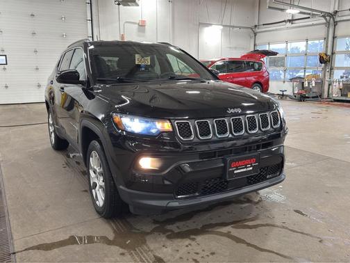 2023 Jeep Compass Latitude Lux