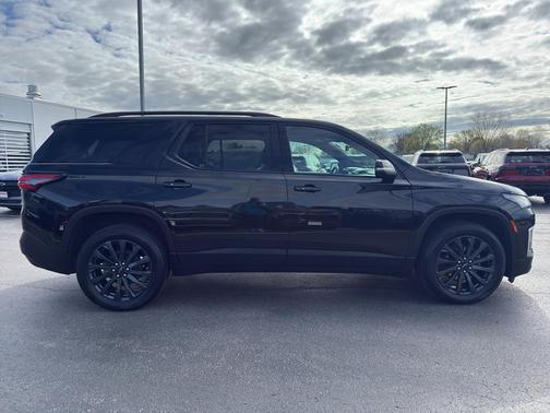 Black 2023 Chevrolet Traverse RS