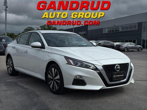 2022 Nissan Altima 2.5 SV