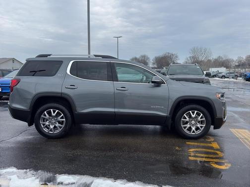 2022 GMC Acadia SLT