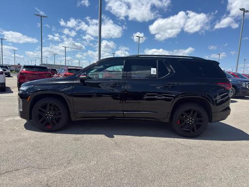Mosaic Black Metallic 2023 Chevrolet Traverse Premier