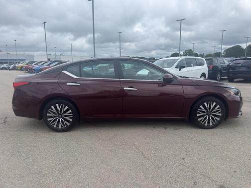 Garnet Pearl 2024 Nissan Altima 2.5 SV