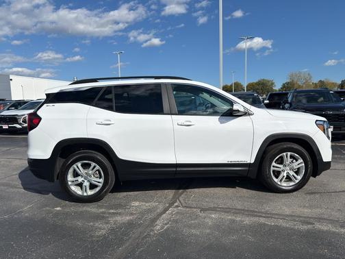 2023 GMC Terrain SLE