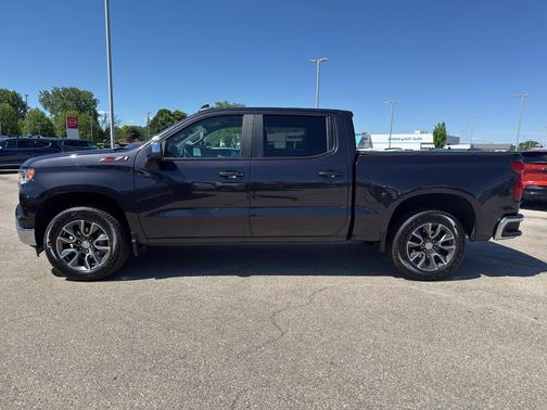 Dark Ash Metallic 2022 Chevrolet Silverado 1500 LT