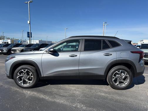 Sterling Gray Metallic 2026 Chevrolet Trax LT