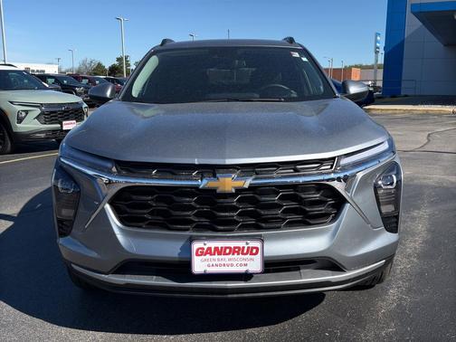 Sterling Gray Metallic 2026 Chevrolet Trax LT