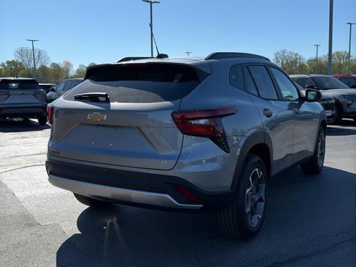 Sterling Gray Metallic 2026 Chevrolet Trax LT