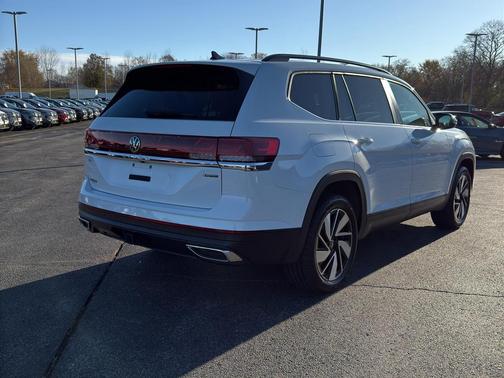 2024 Volkswagen Atlas 2.0T SE