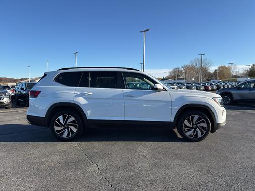 2024 Volkswagen Atlas 2.0T SE