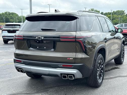 Harvest Gold / Bronze 2024 Chevrolet Traverse Z71