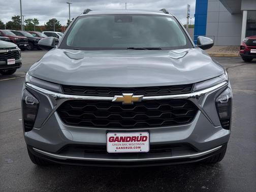 Sterling Gray Metallic 2024 Chevrolet Trax LT