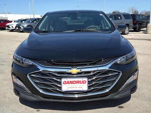 Mosaic Black Metallic 2025 Chevrolet Malibu LT