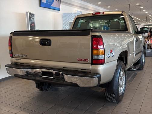 2004 GMC Sierra 1500 Base