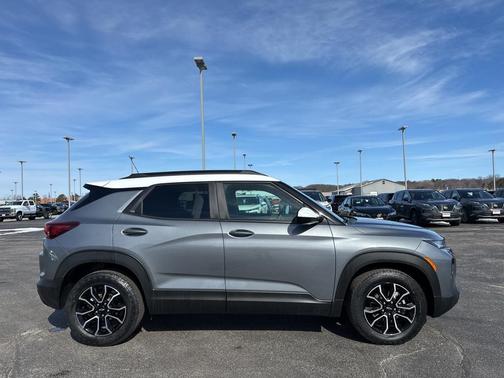 Photo 2 of 28 of 2021 Chevrolet Trailblazer ACTIV