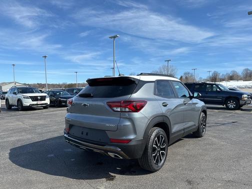 Photo 3 of 28 of 2021 Chevrolet Trailblazer ACTIV