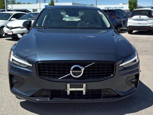 Denim Blue Metallic 2022 Volvo S60 MOMENTUM