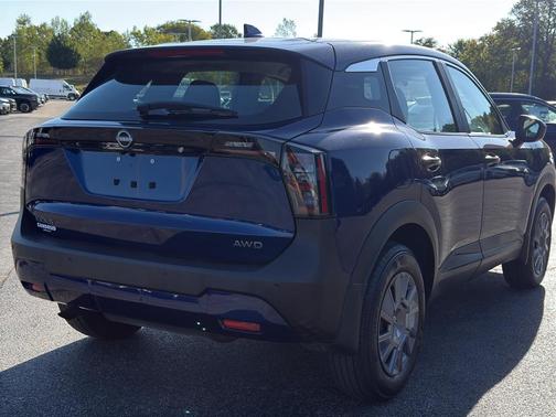 2025 Nissan Kicks S